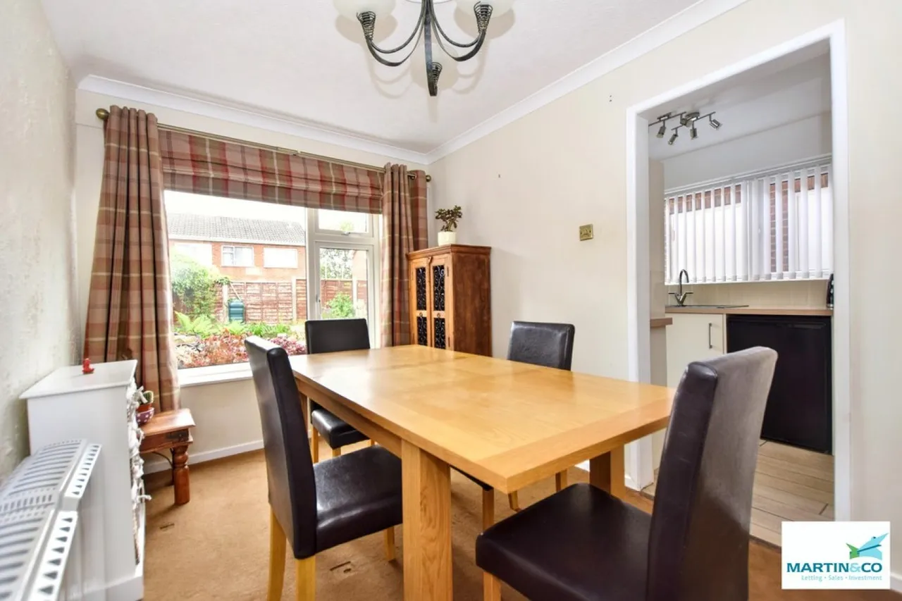 Lochmore Close, Hinckley, photo 9