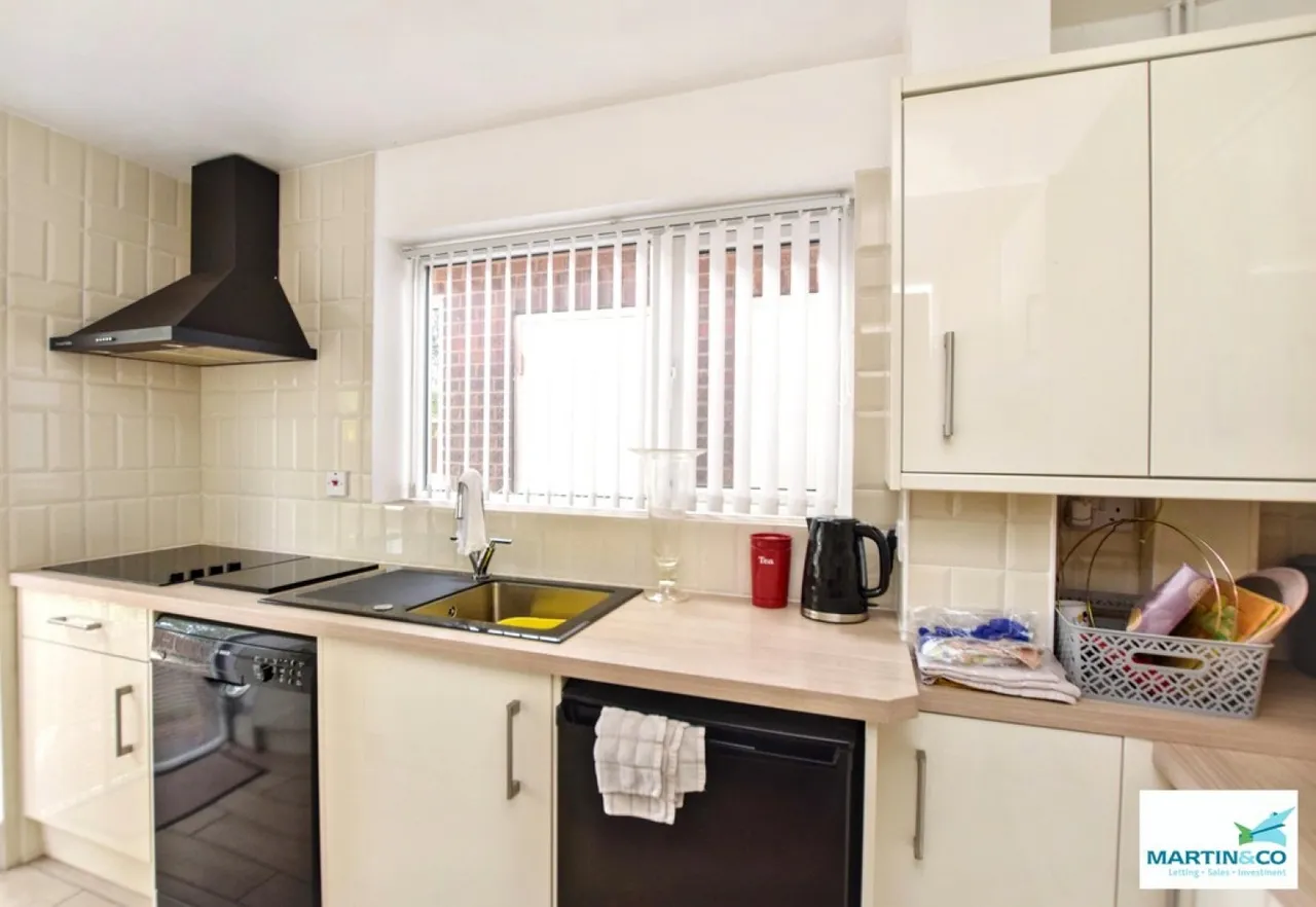 Lochmore Close, Hinckley, photo 10