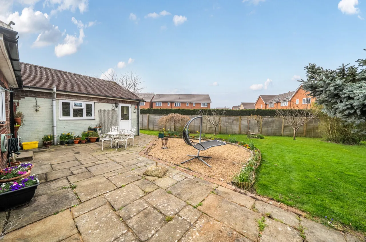 Woodgate Close, Woodgate, PO20, photo 2