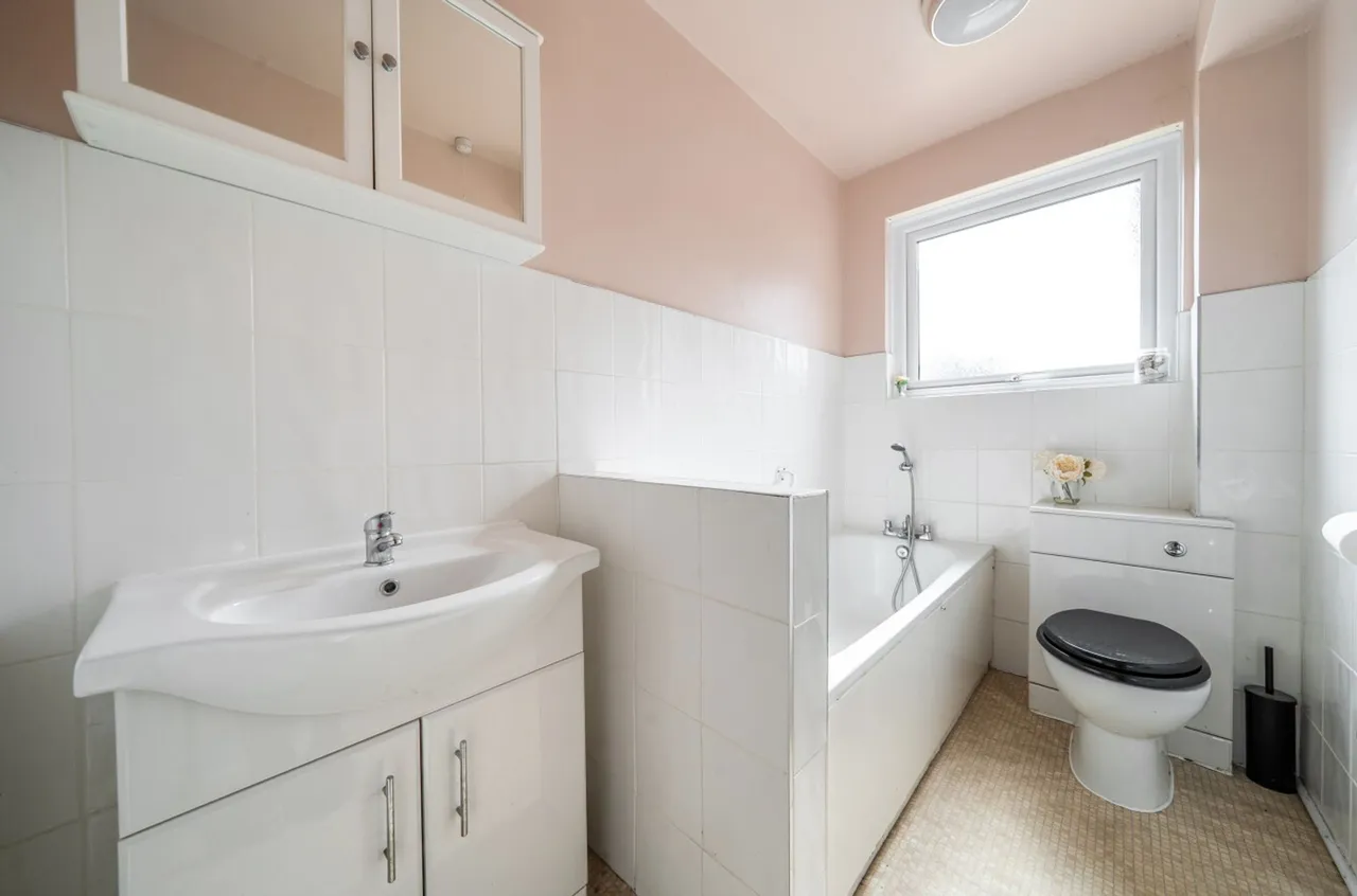 Woodgate Close, Woodgate, PO20, photo 13