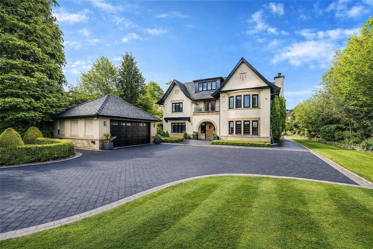 5 bed house for sale, Park Lane, Hale