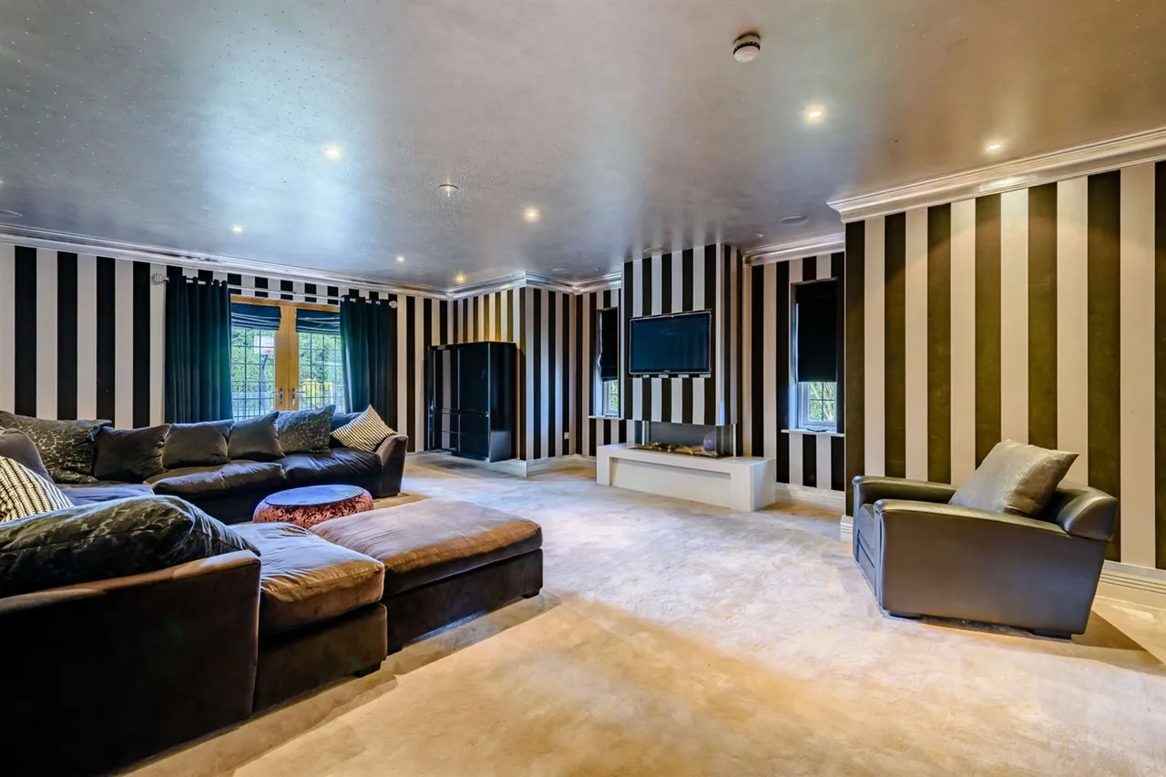 Park Lane, Hale, photo 6