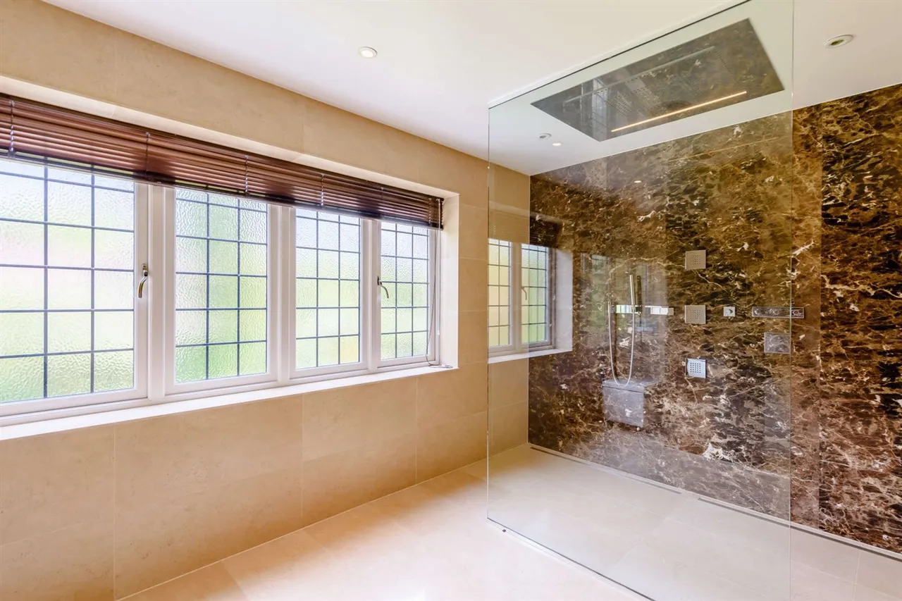 Park Lane, Hale, photo 11