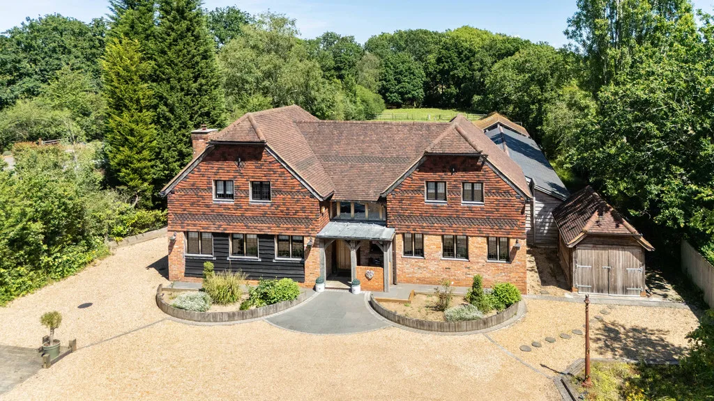 5 bed house for sale, Parkgate Road, Newdigate, RH5