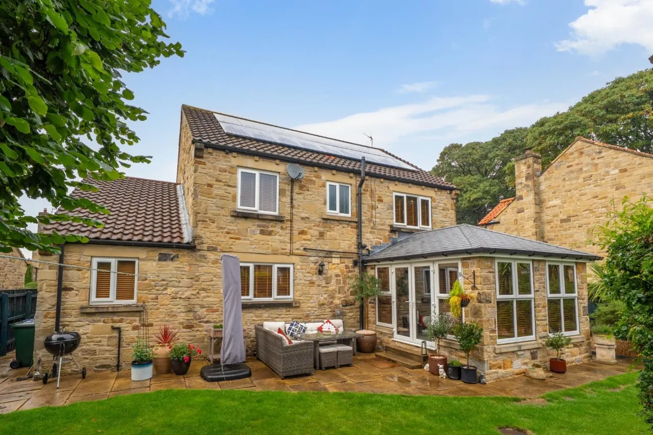 Hillam Hall View, Leeds, LS25, photo 16