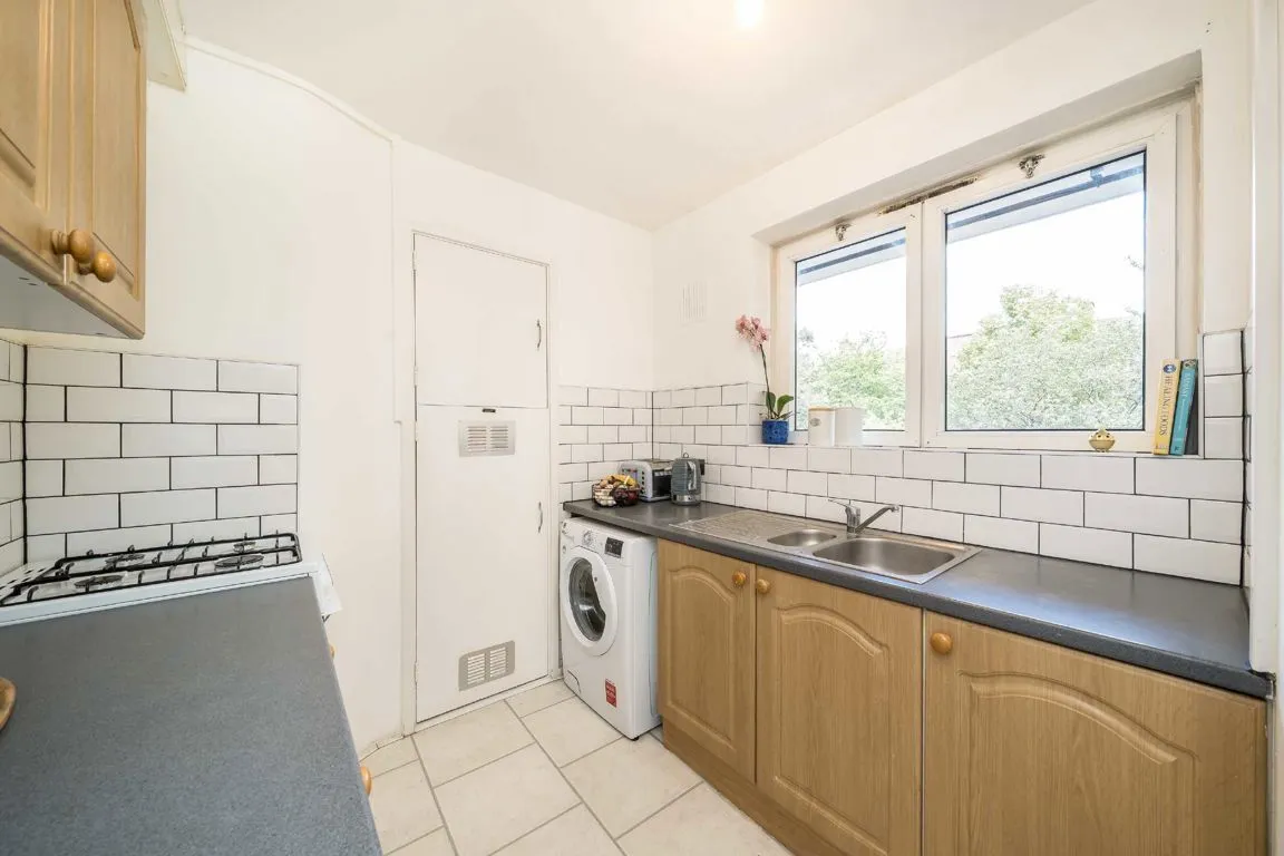Vermont Road, SW18, photo 2