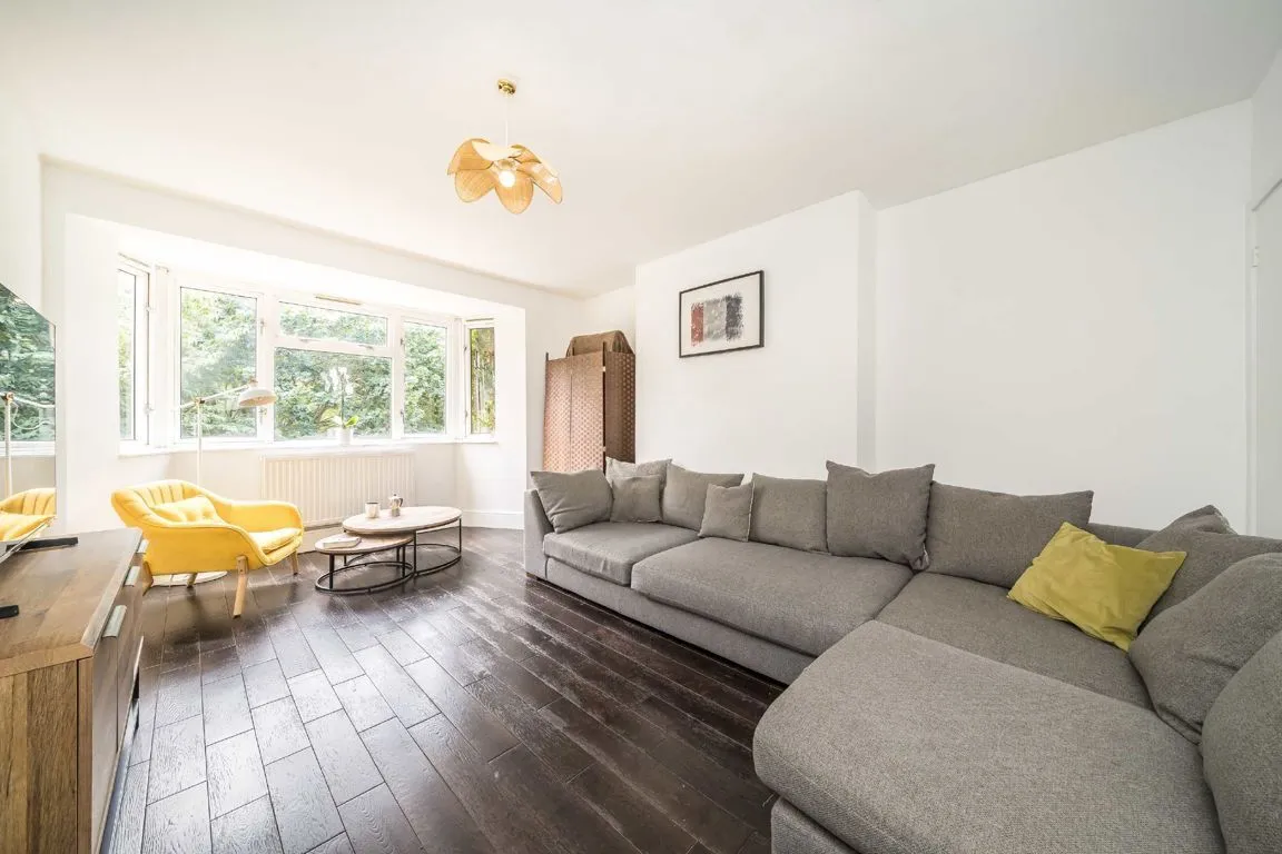 2 bed property for sale, Vermont Road, SW18