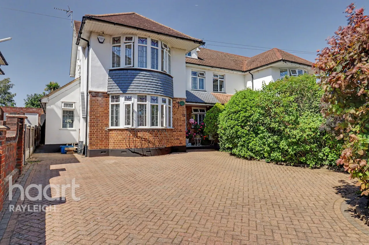 4 bed house for sale, Hockley Road, Rayleigh, SS6