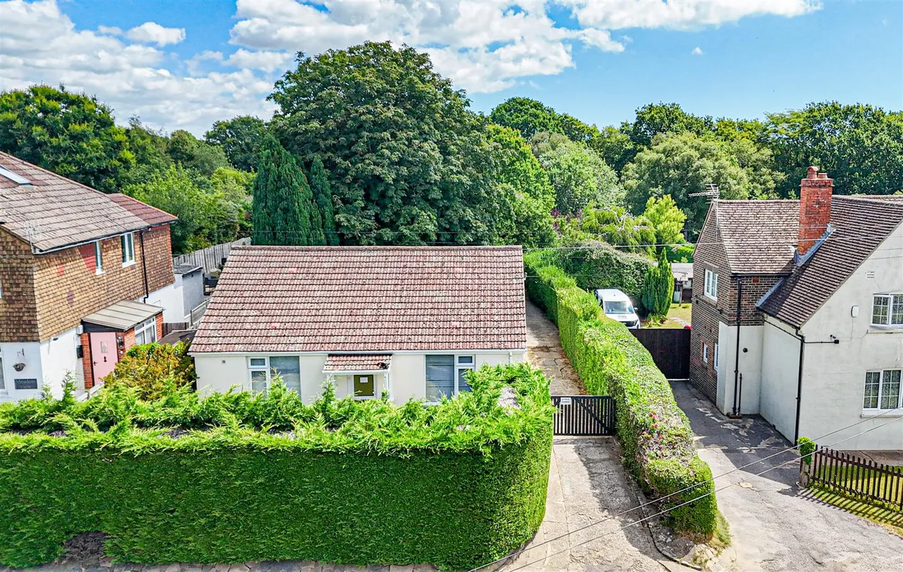 2 bed house for sale, Workhouse Lane, Westfield
