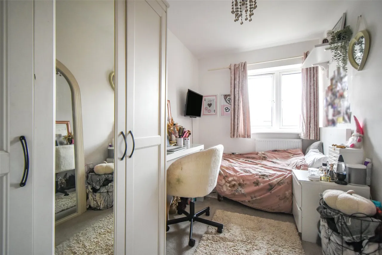 Unwin Close, Hook, Hampshire, RG27 9FL, photo 12