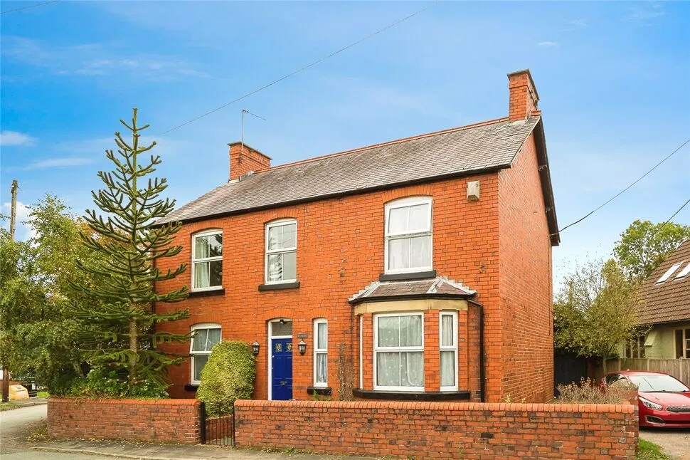 5 bed house for sale, Oaklands Road, Chirk Bank, LL14
