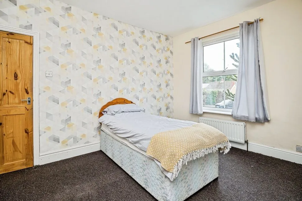 Oaklands Road, Chirk Bank, LL14, photo 16