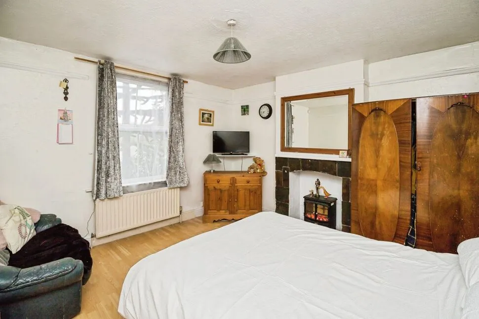 Oaklands Road, Chirk Bank, LL14, photo 9