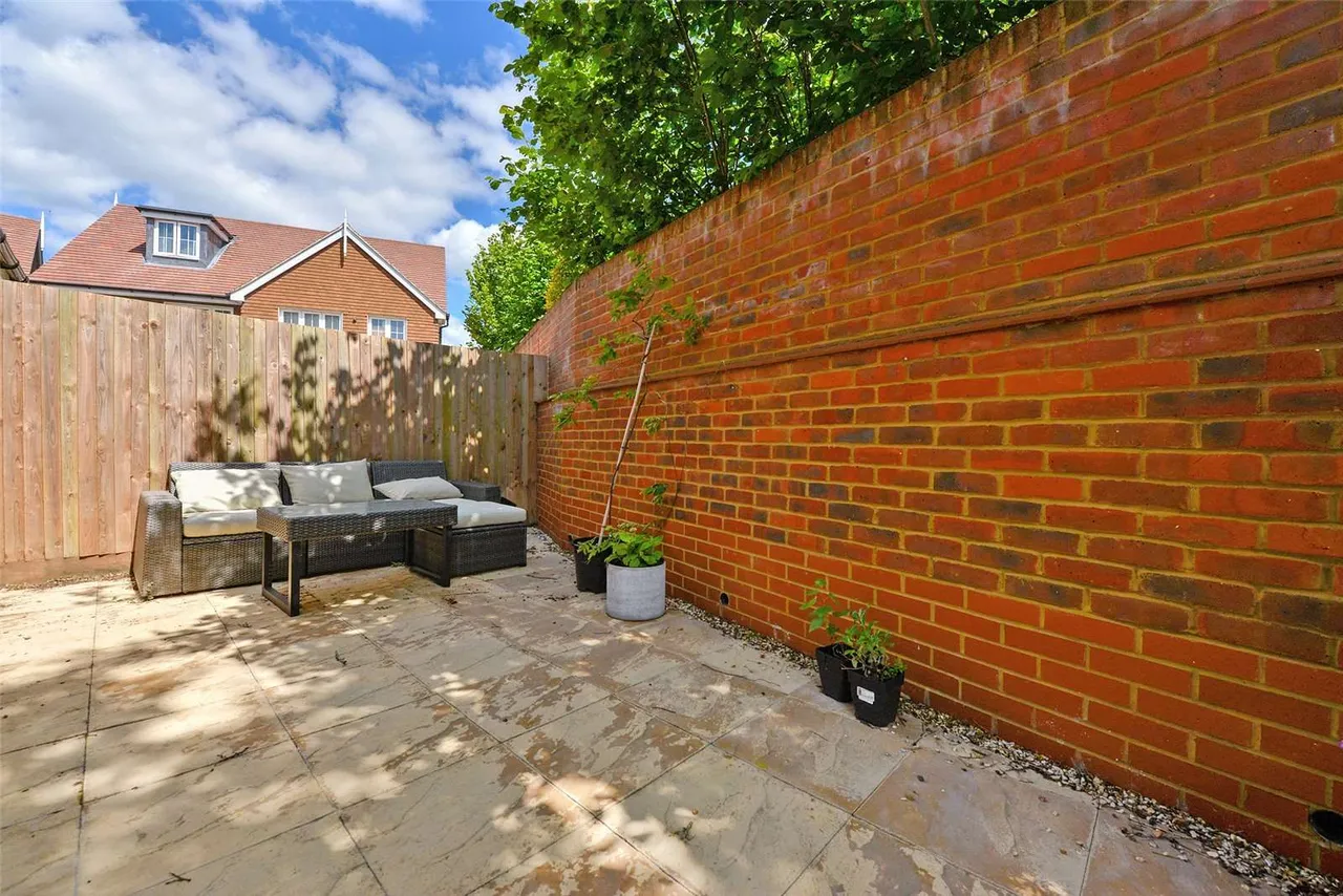 Ripplesmere Close, Old Windsor, SL4, photo 10