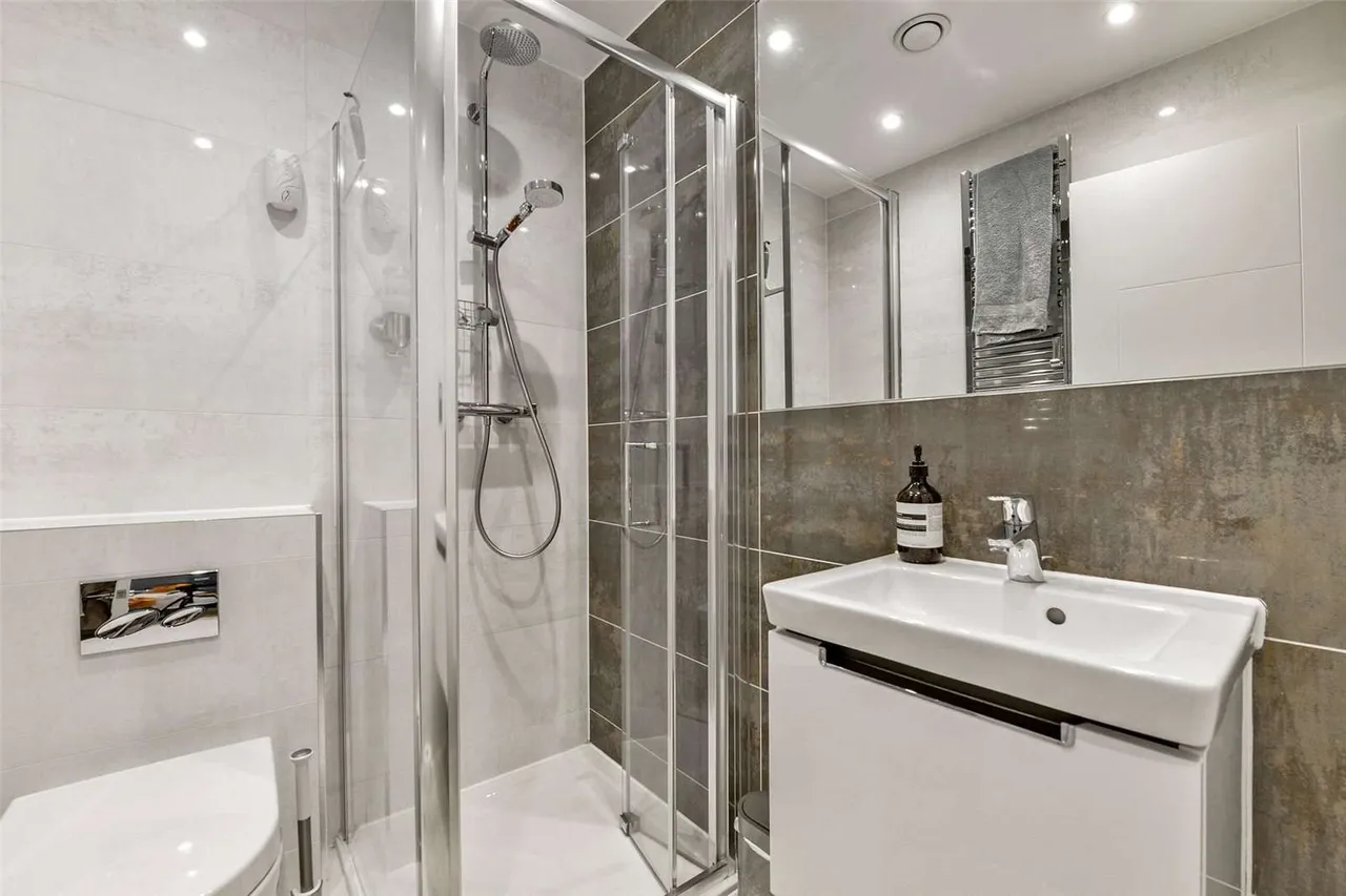 Ripplesmere Close, Old Windsor, SL4, photo 7