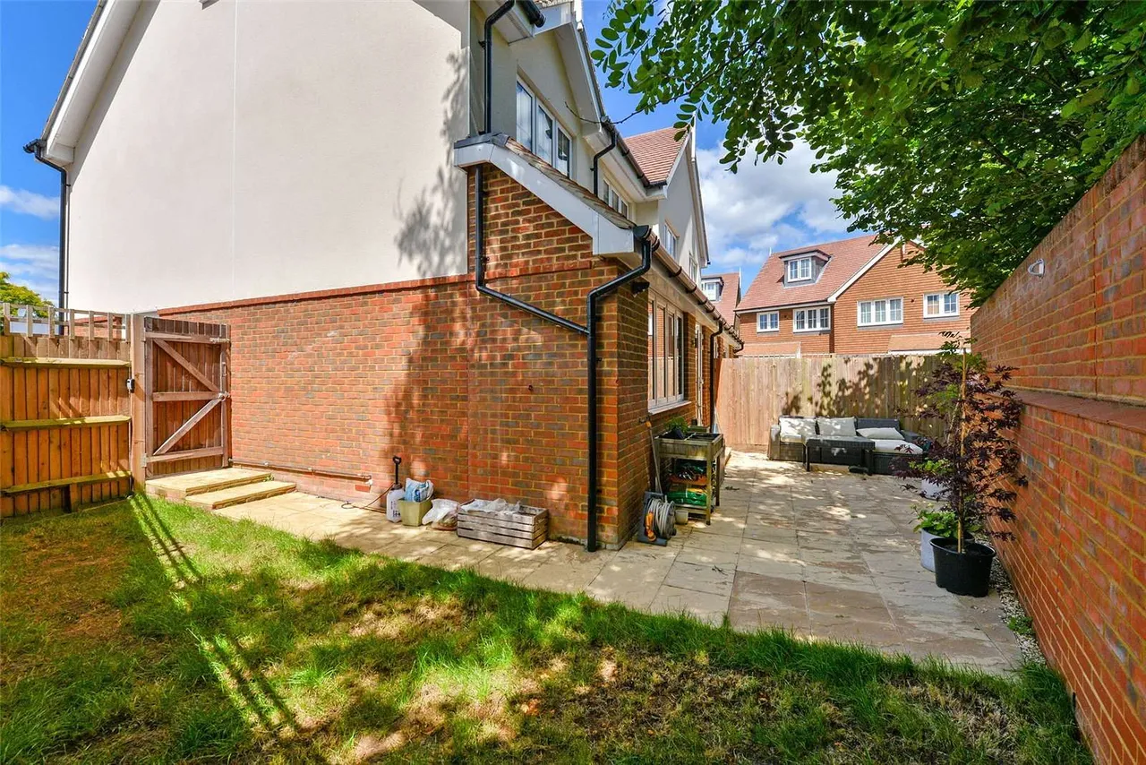 Ripplesmere Close, Old Windsor, SL4, photo 9