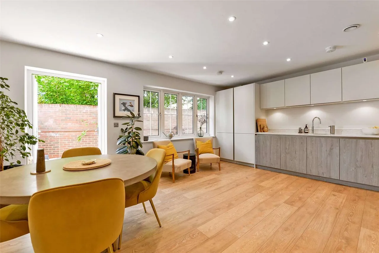 Ripplesmere Close, Old Windsor, SL4, photo 3