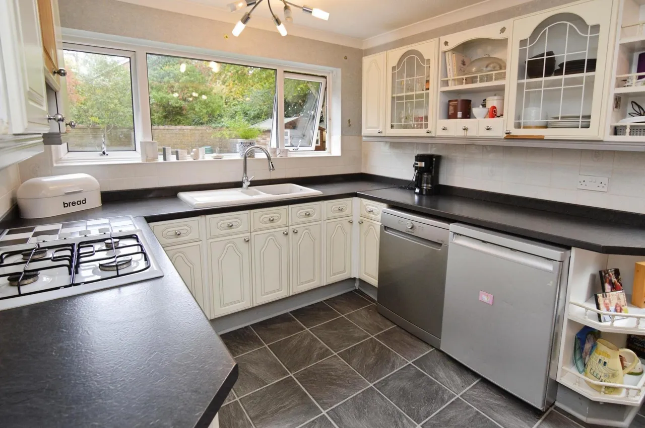 Wellesley Drive, Crowthorne, RG45, photo 4