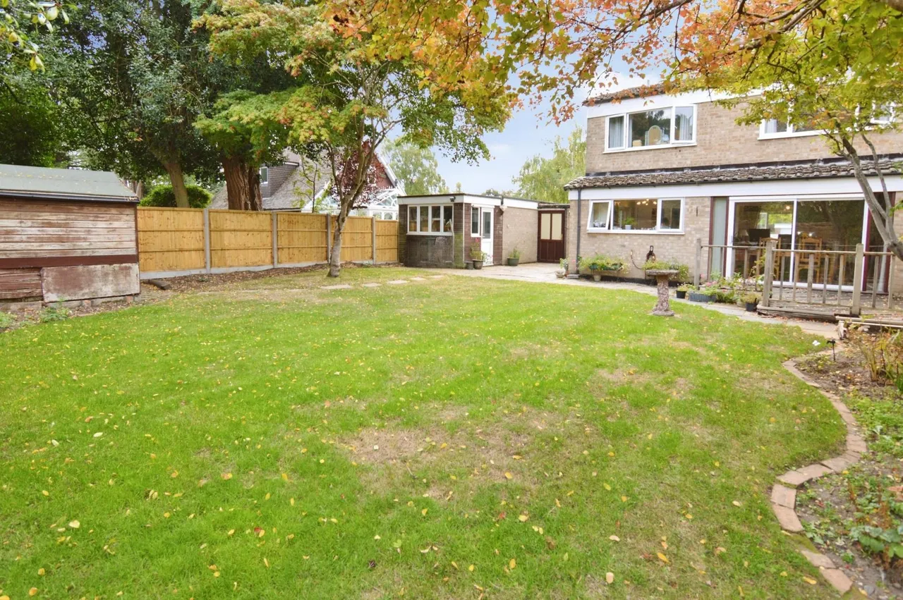Wellesley Drive, Crowthorne, RG45, photo 13