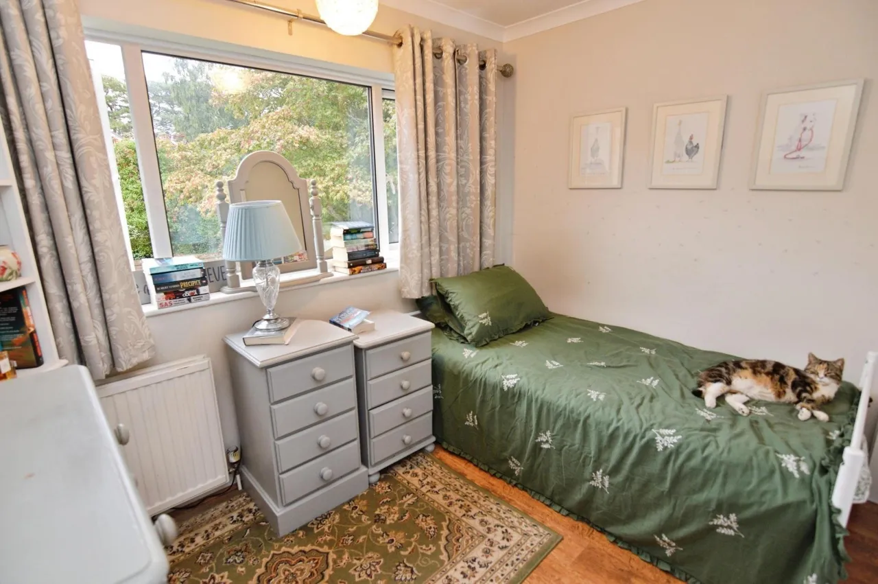 Wellesley Drive, Crowthorne, RG45, photo 9