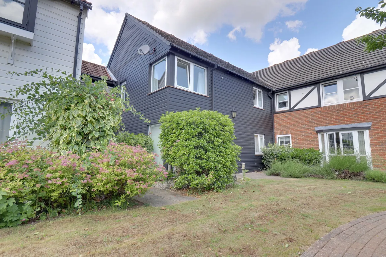 1 bed flat for sale, High Wych Road, Sawbridgeworth, CM21