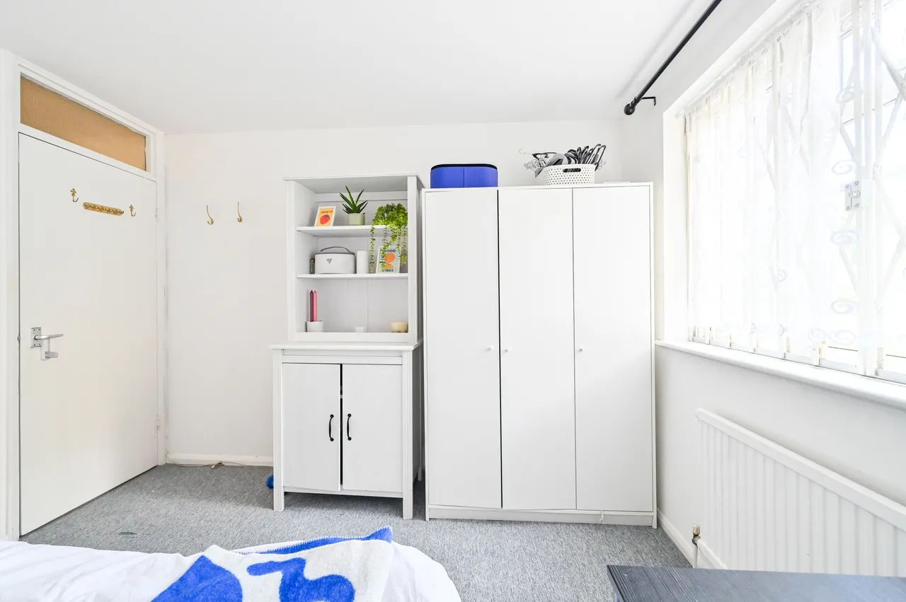 3 Parkside Court, 135 Palmerston Road, London, photo 8
