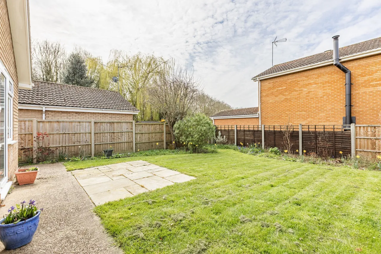 Spacious Three Bedroom in South Wootton, photo 13