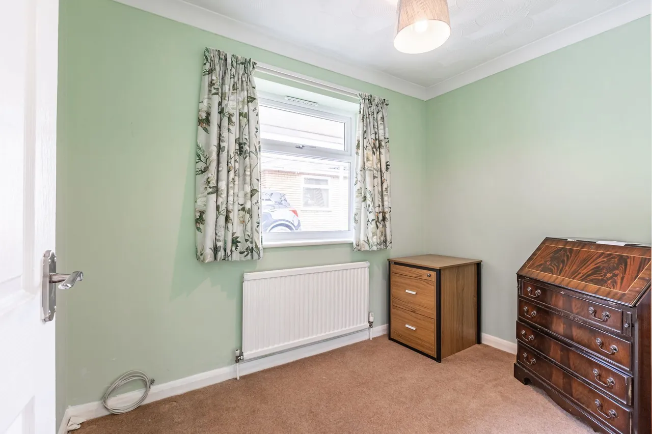 Spacious Three Bedroom in South Wootton, photo 9