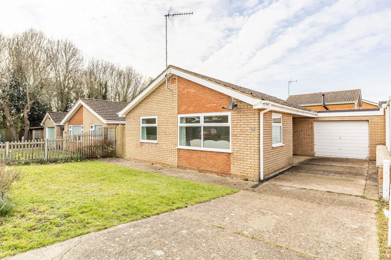 3 bed property for sale, Spacious Three Bedroom in South Wootton