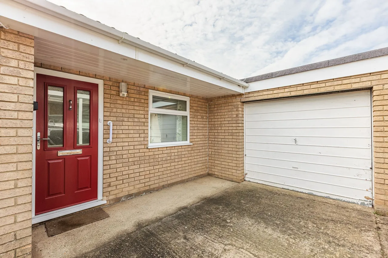 Spacious Three Bedroom in South Wootton, photo 14