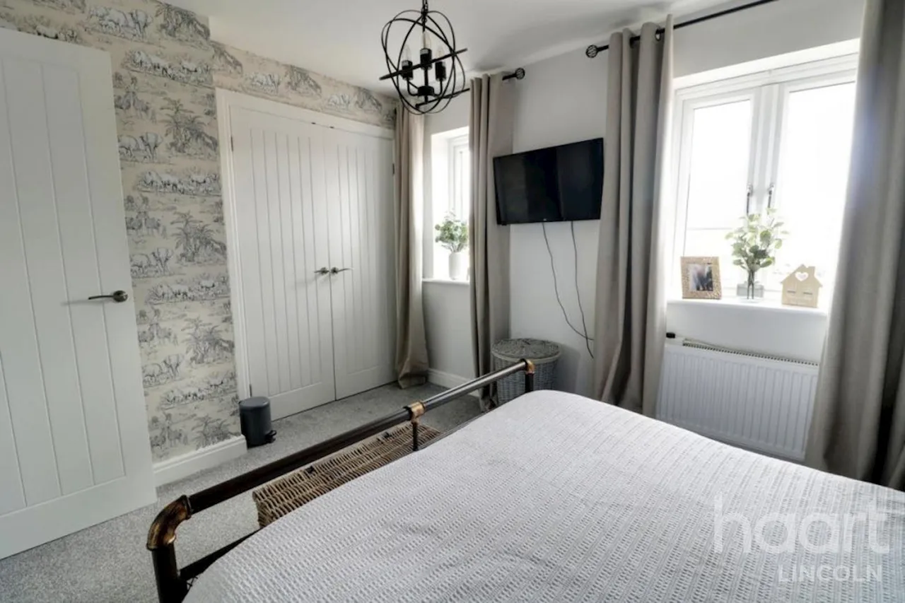 Dixon Place, LN2, photo 18