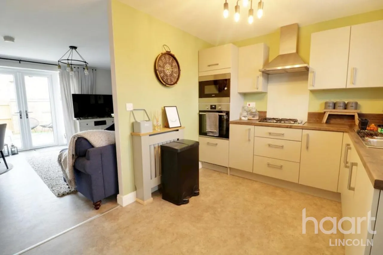 Dixon Place, LN2, photo 6