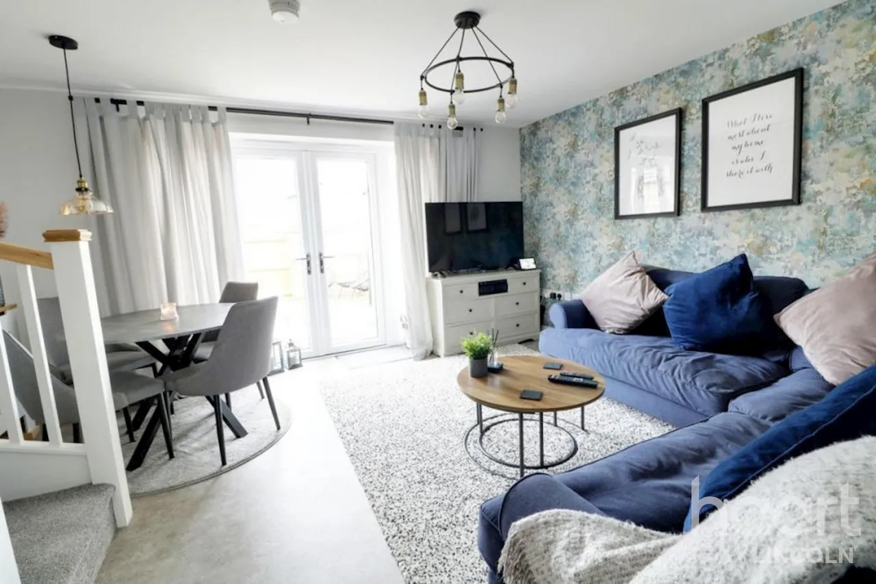 2 bed house to rent, Dixon Place, LN2