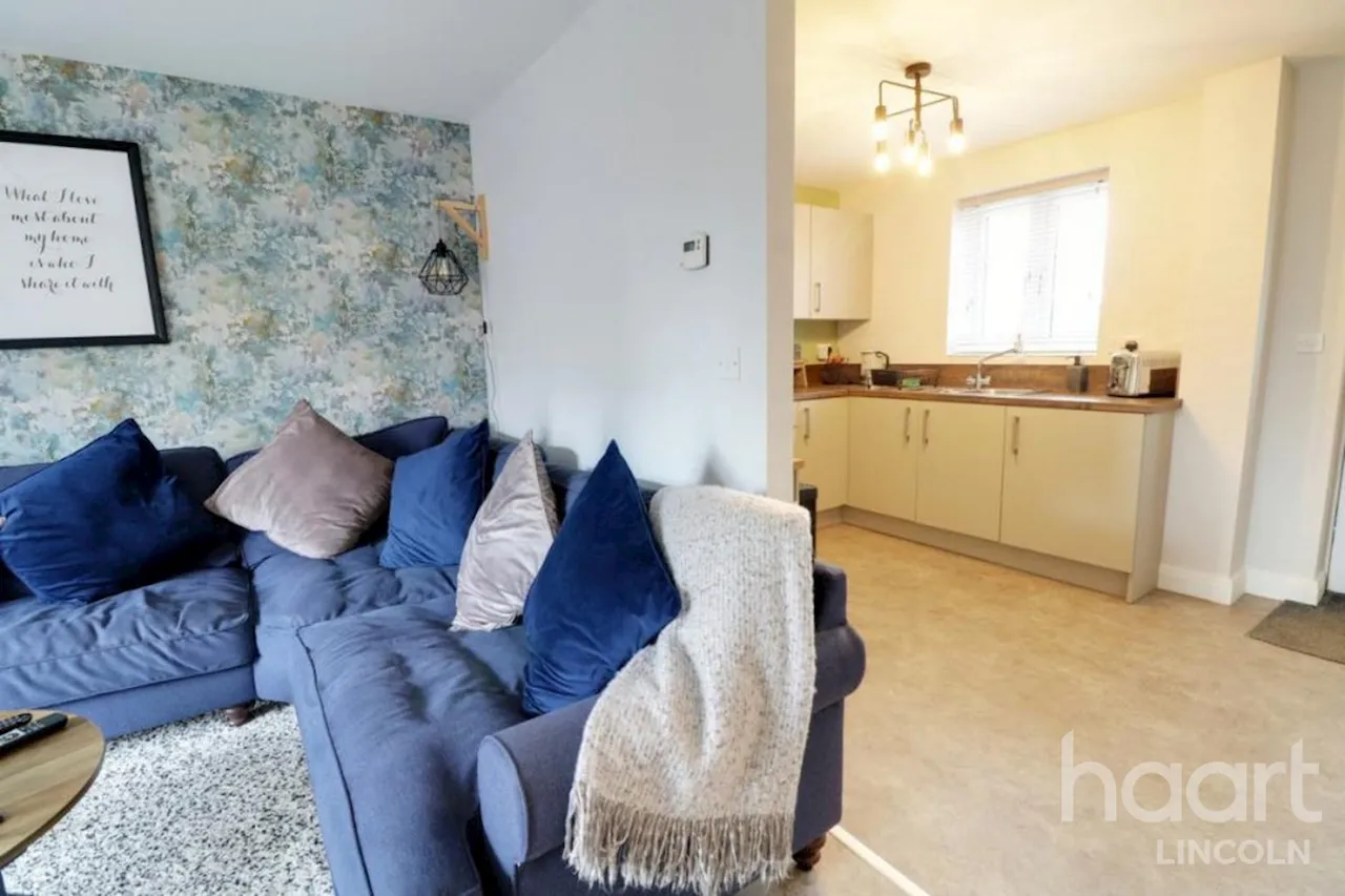 Dixon Place, LN2, photo 7