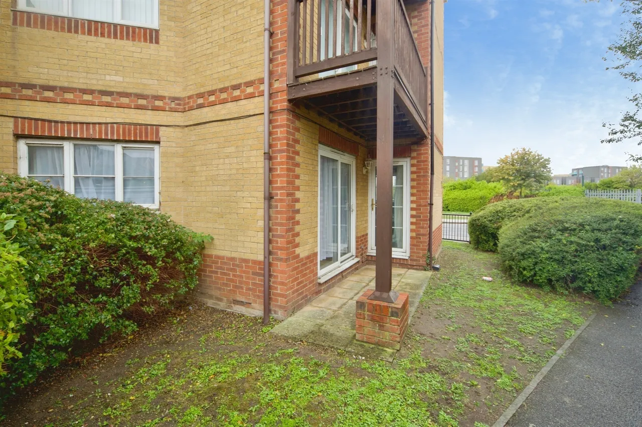 Marine Drive, Barking, IG11, photo 14