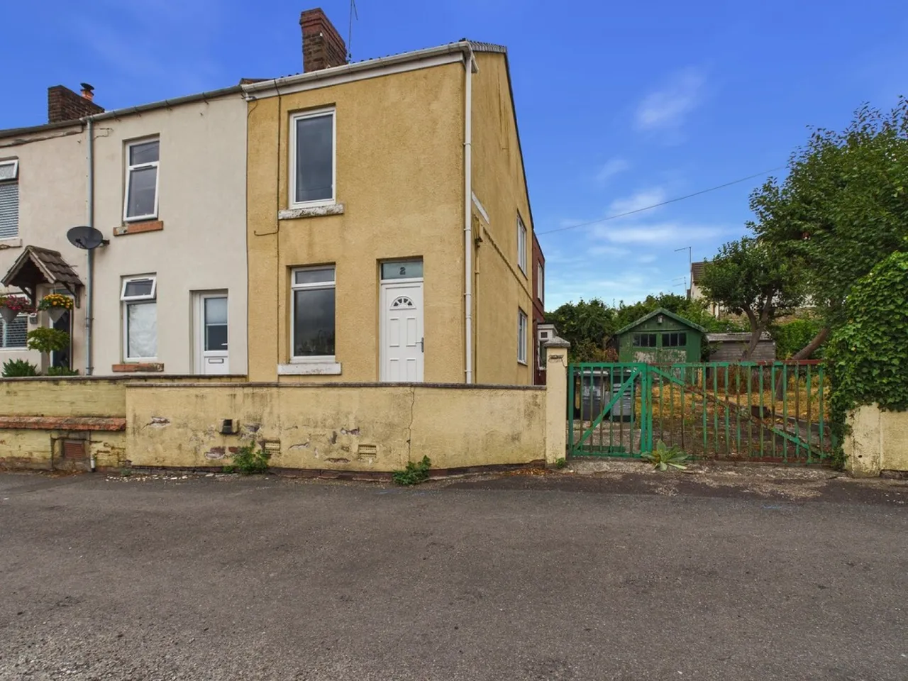 3 bed house for sale — Cemetery Road, Bolton Upon Dearne