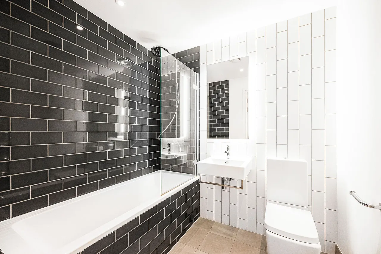 Laker House, London, E16 2SH, photo 11