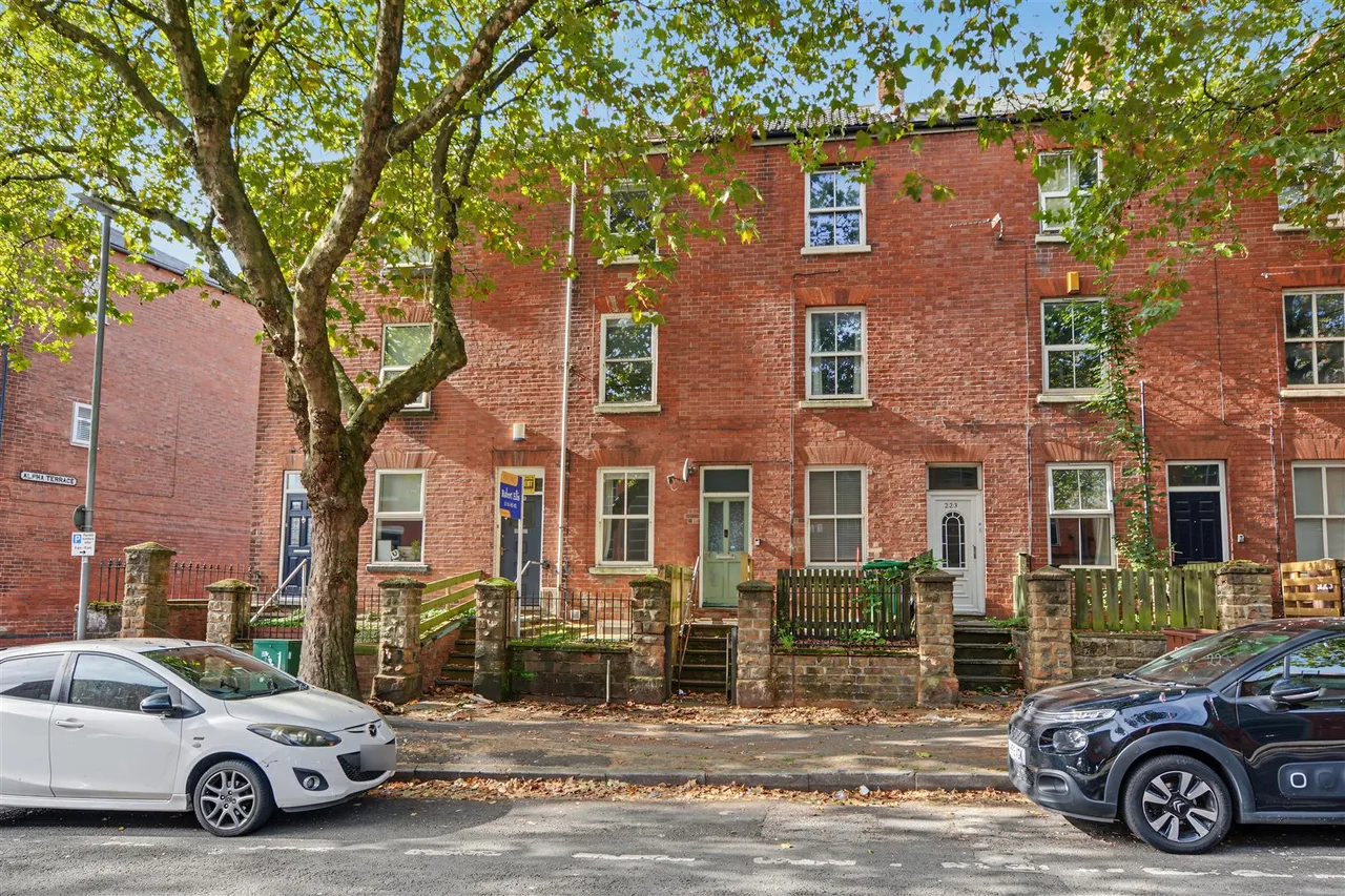 4 bed house for sale, North Sherwood Street, Nottingham, NG1