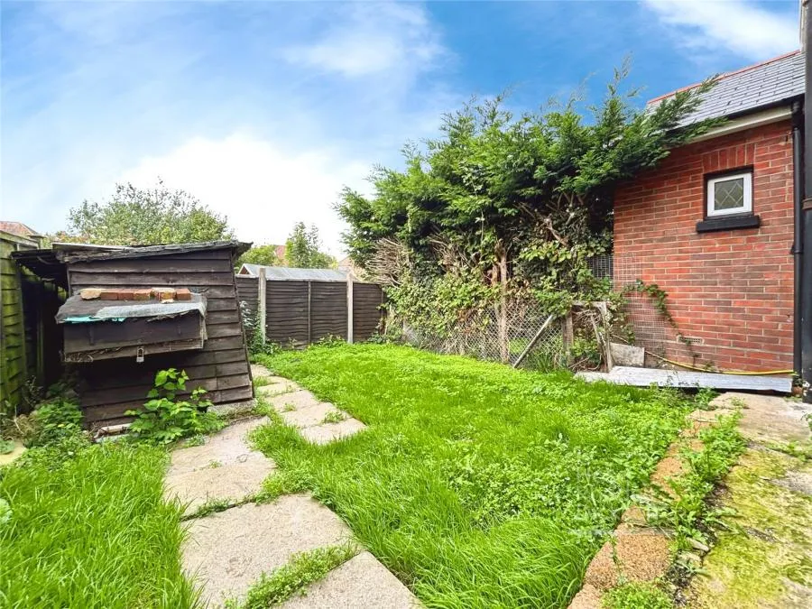 Trevor Road, Newport, PO30, photo 13