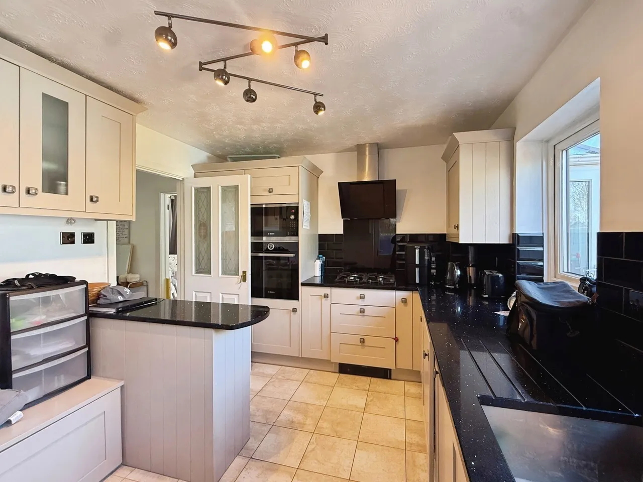 Landford Way, Throop, BH8, photo 4