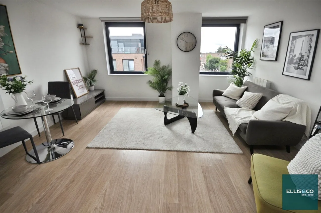 1 bed flat for sale, High Road, North Finchley, N12