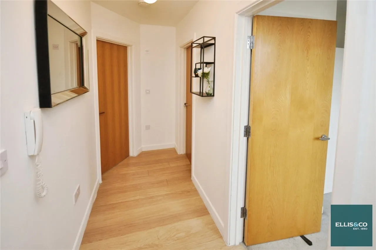 High Road, North Finchley, N12, photo 6