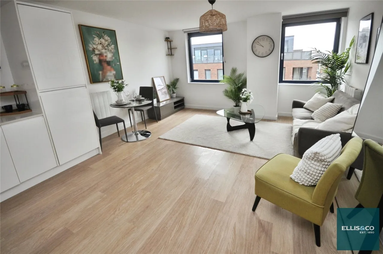 High Road, North Finchley, N12, photo 4