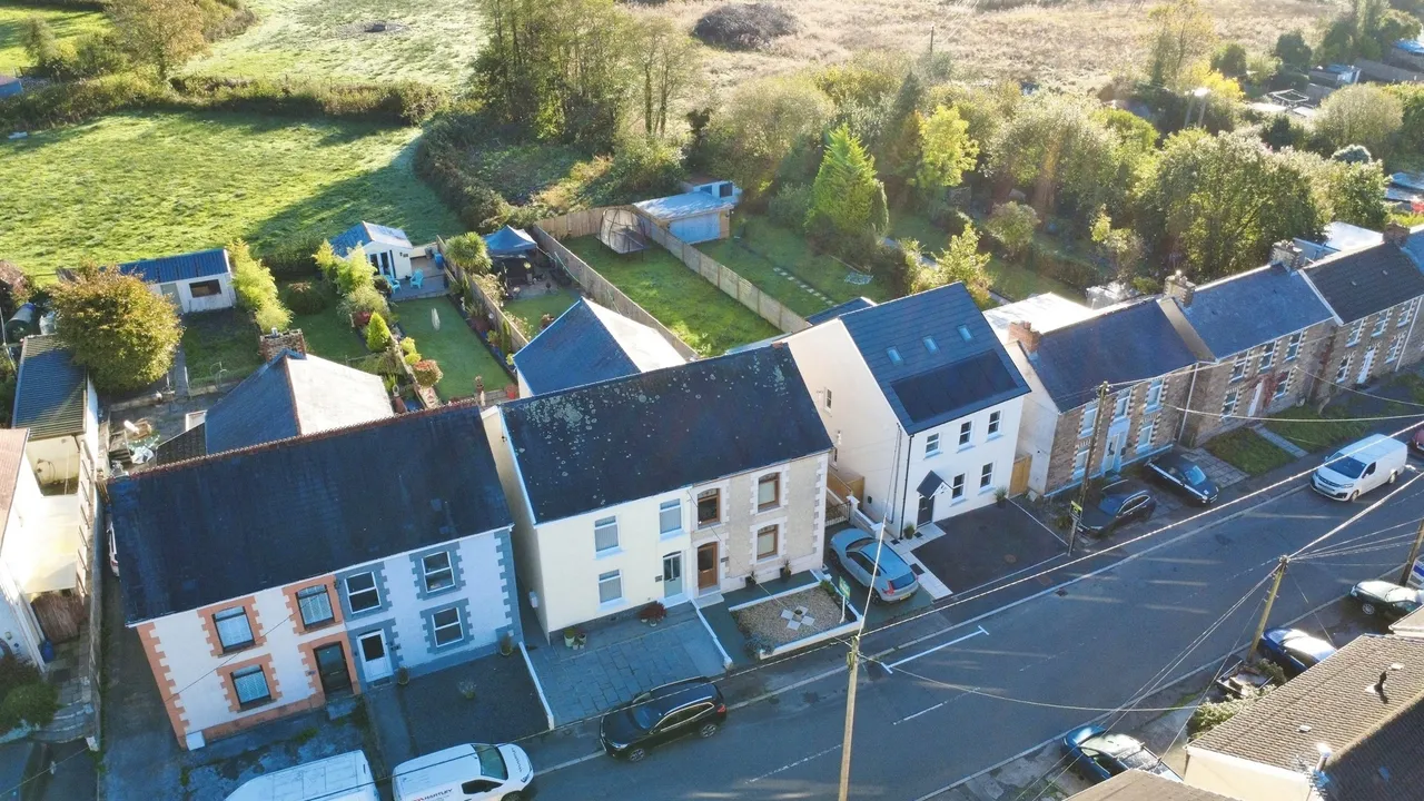 Tirycoed Road, Ammanford, SA18, photo 32