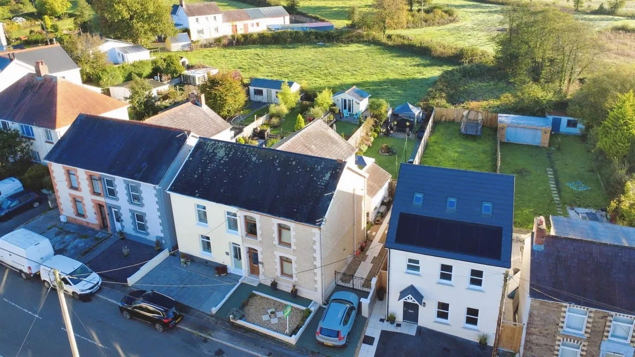Tirycoed Road, Ammanford, SA18, photo 2