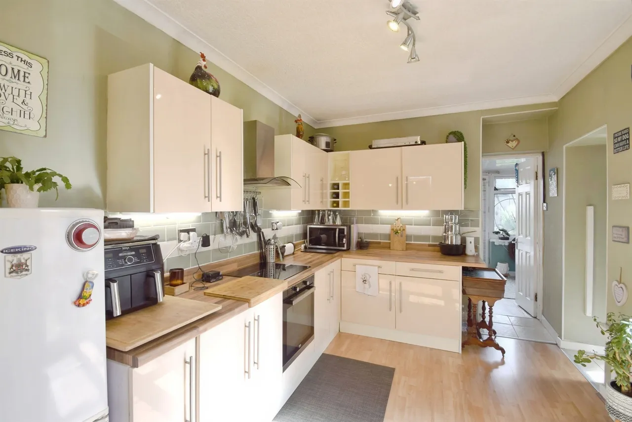 Tirycoed Road, Ammanford, SA18, photo 17