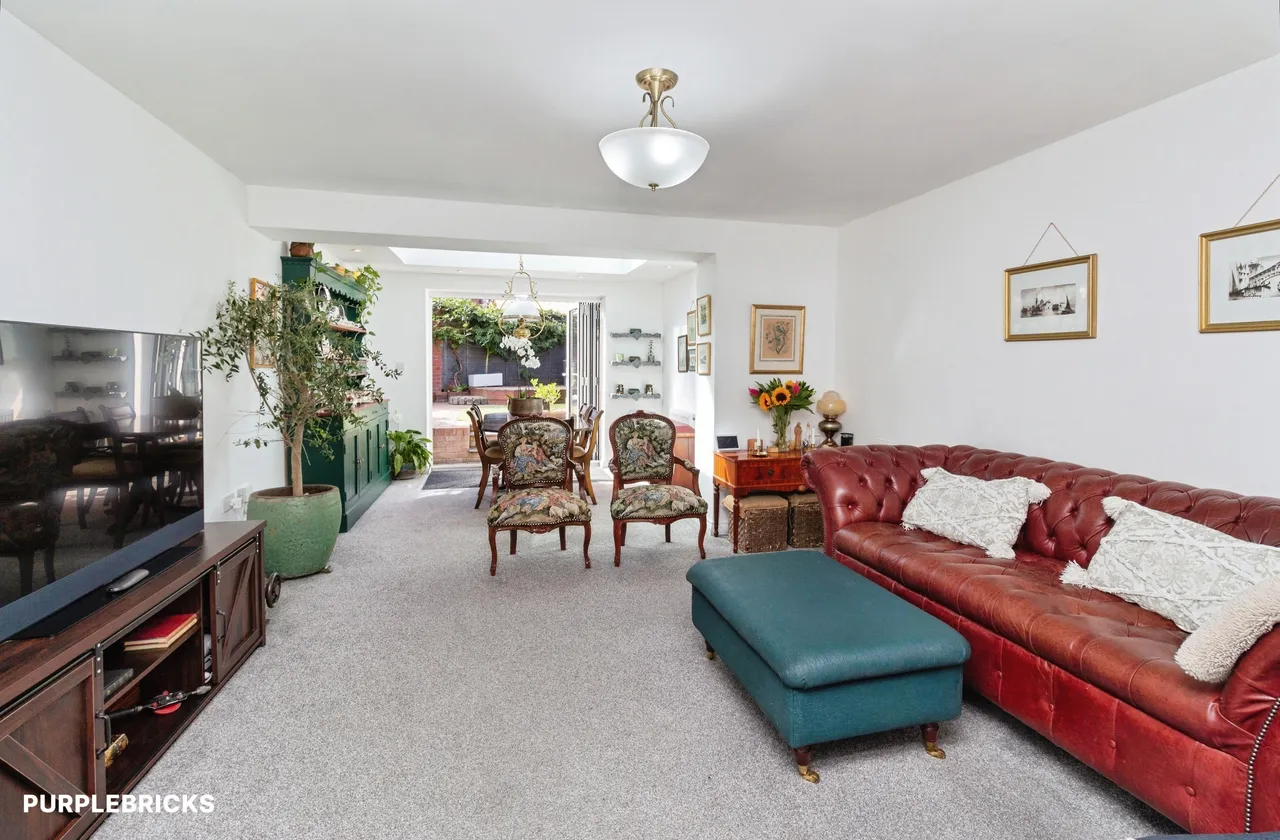 Long Row Drive, Telford, TF4, photo 2