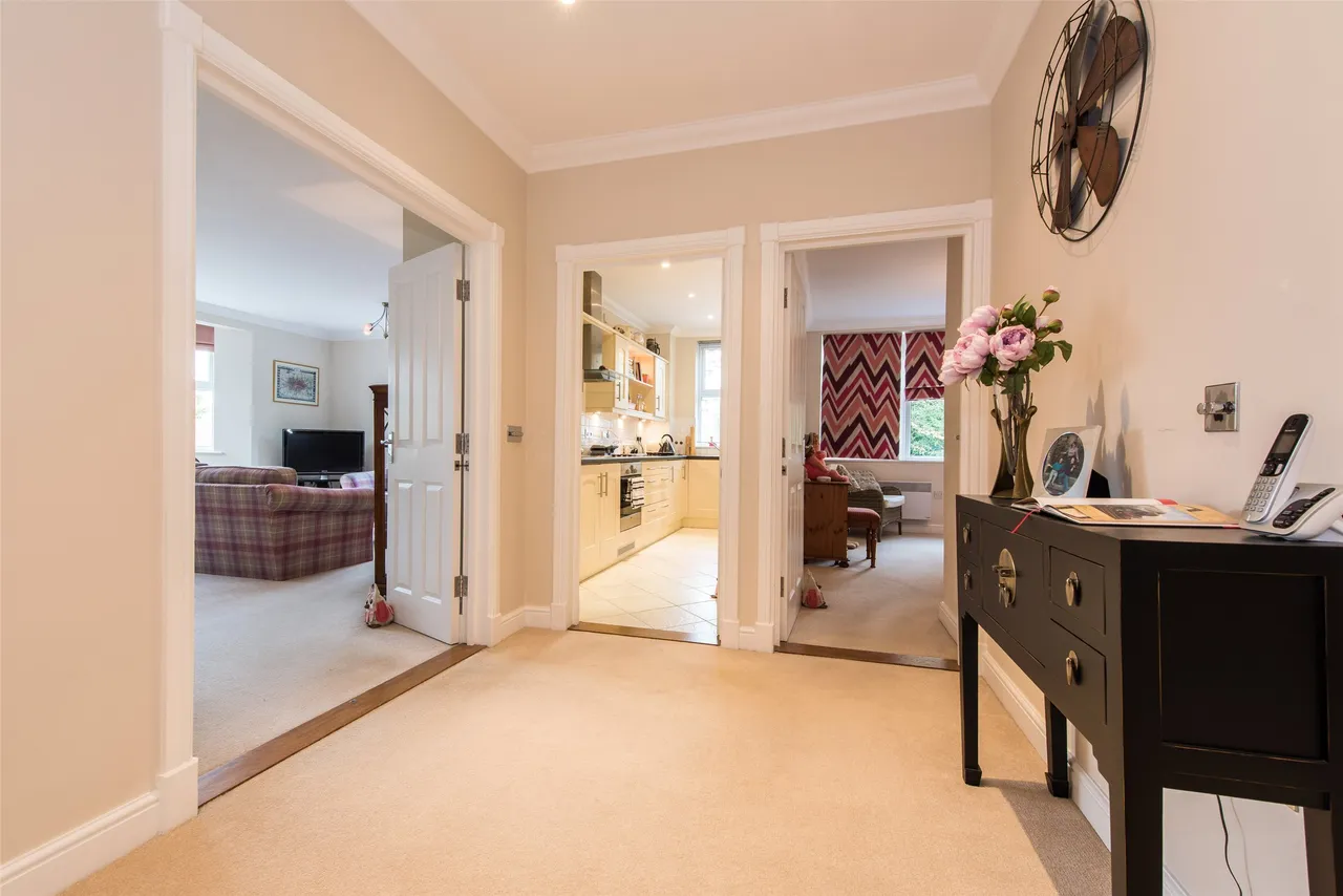 Wray Common Road, Reigate, RH2, photo 11