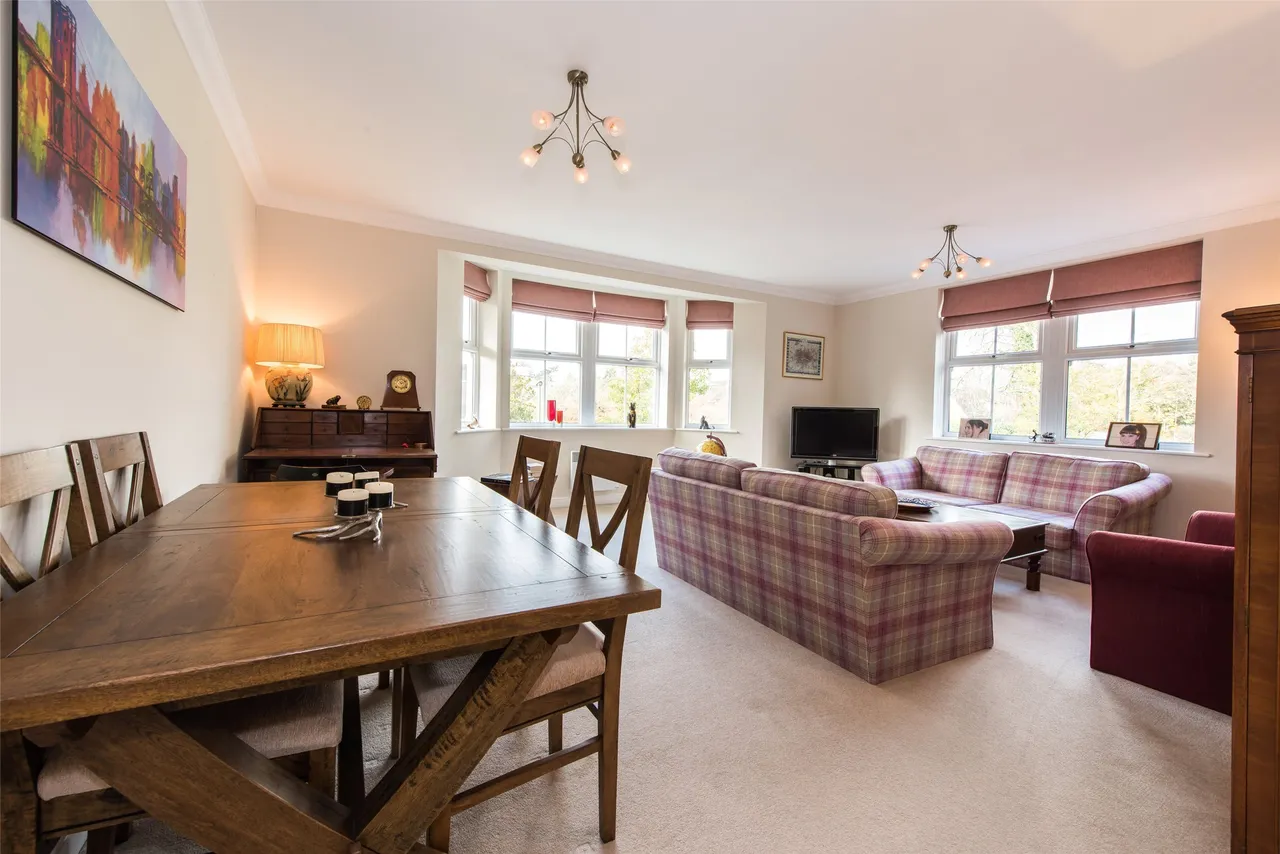Wray Common Road, Reigate, RH2, photo 2