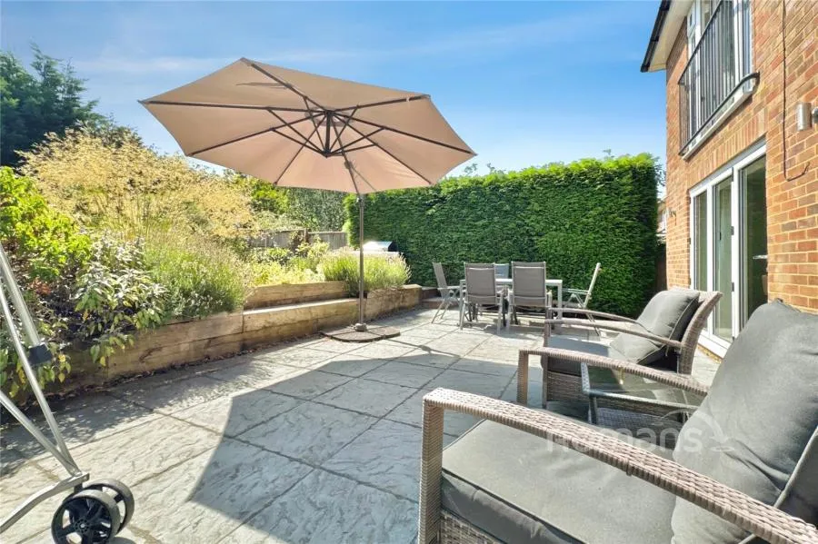 Harts Leap Road, Sandhurst, GU47, photo 23